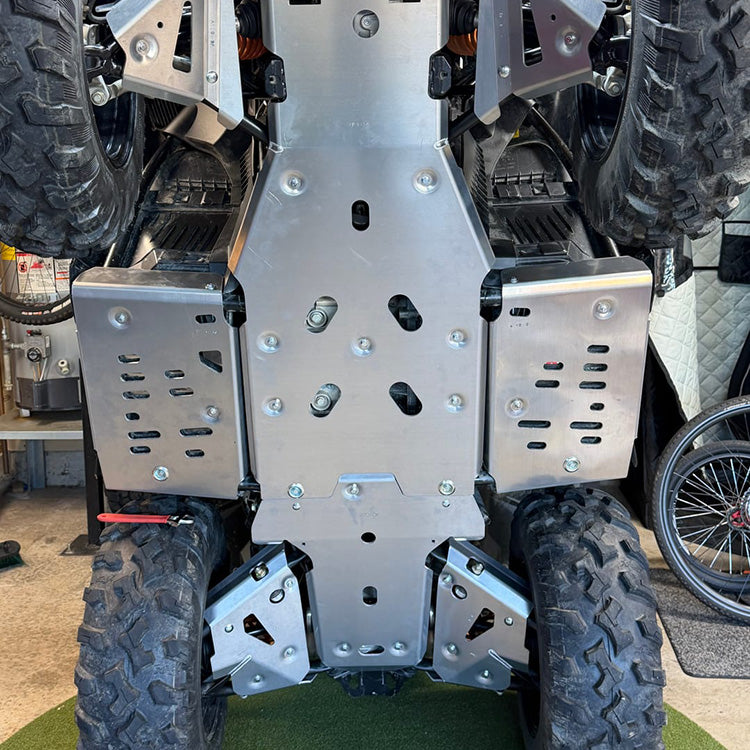 Can-Am Outlander 1000R in Oregon, USA with PERFEX full aluminum skid plate kit installed.
